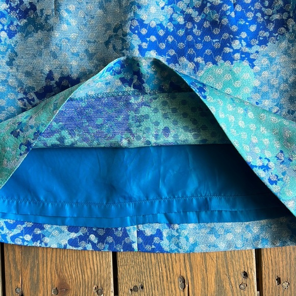 Beautiful textured H&M Mini Skirt - Sz 8 - Picture 4 of 12